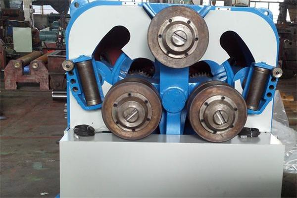 朗日廠家生產(chǎn)的型材彎曲機(jī)，順利出貨了